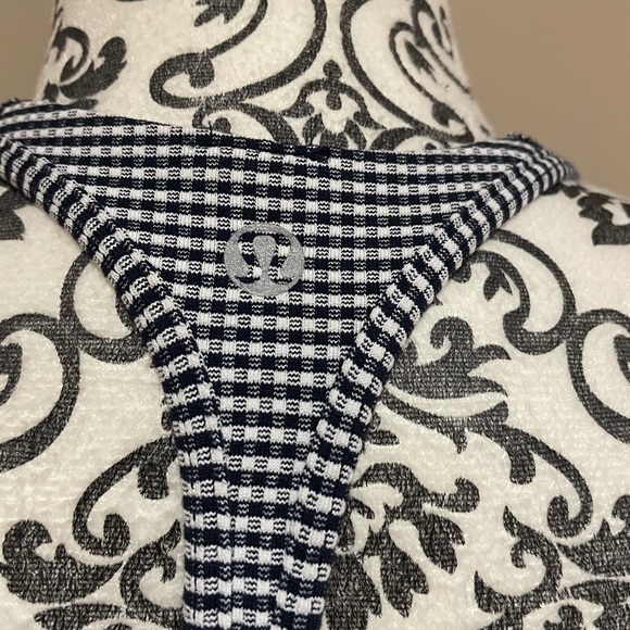 Lululemon Top With Bra - Picture 2 of 3